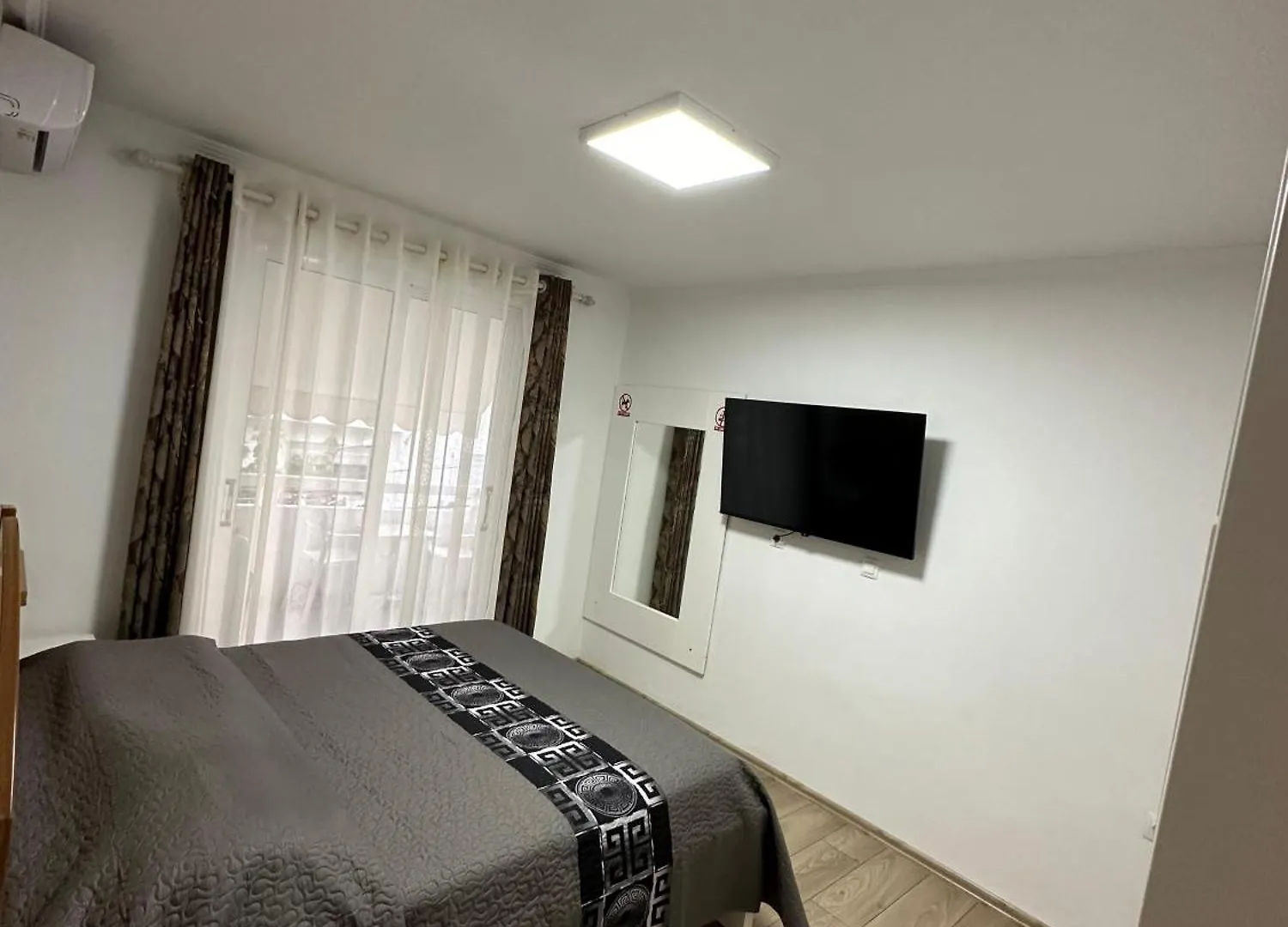 Apartment Hotel Baaa 1 Sarande